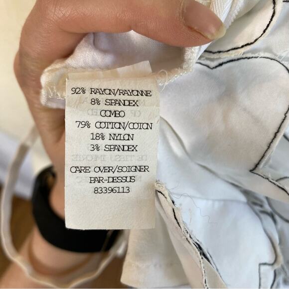 Cynthia Steffe Women's White Flower Petal Shirt Tank Top Size Small Maximalism - Picture 7 of 12